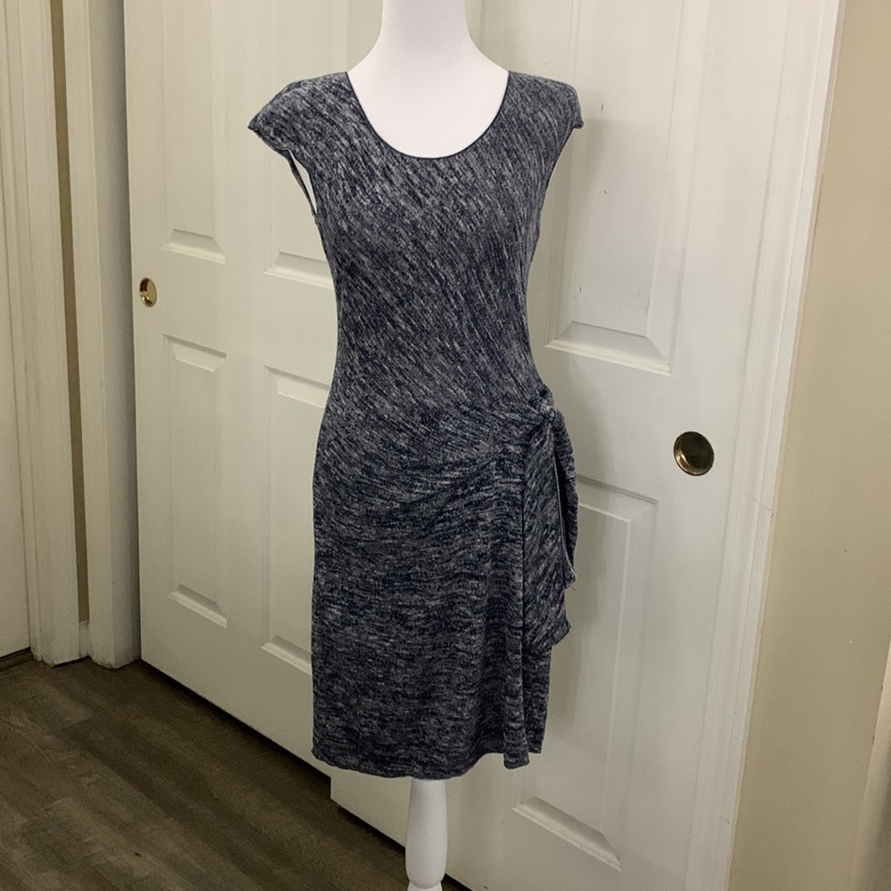 Max Studio Casual knit dress with knot at hip